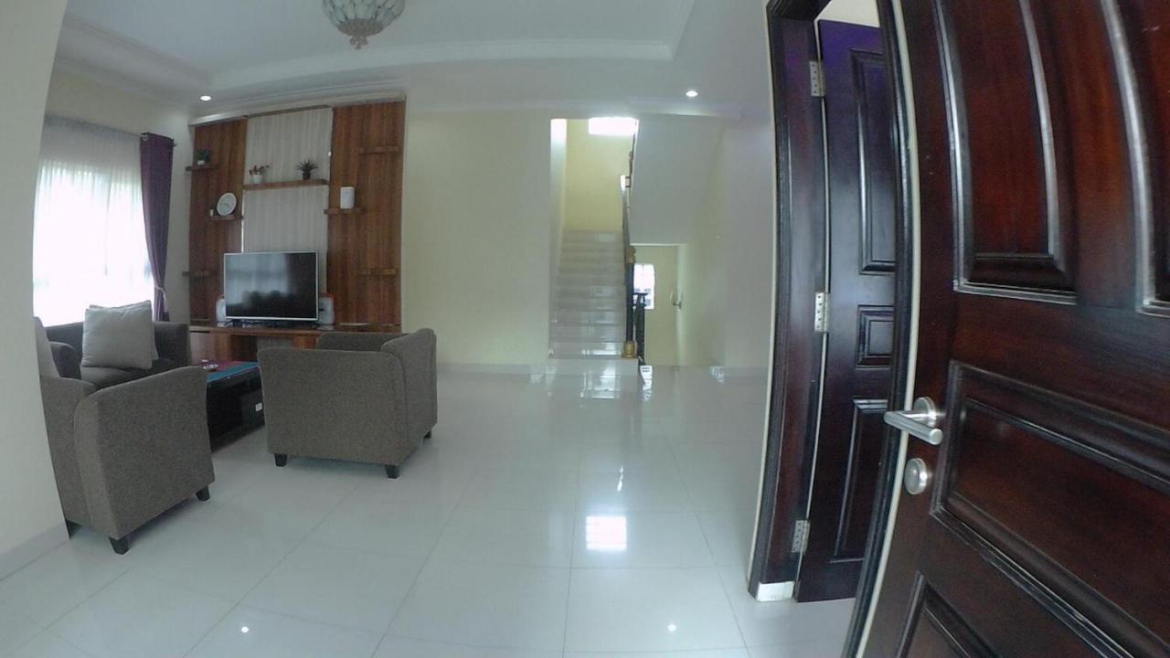 Villa Dira Bogor Luaran gambar