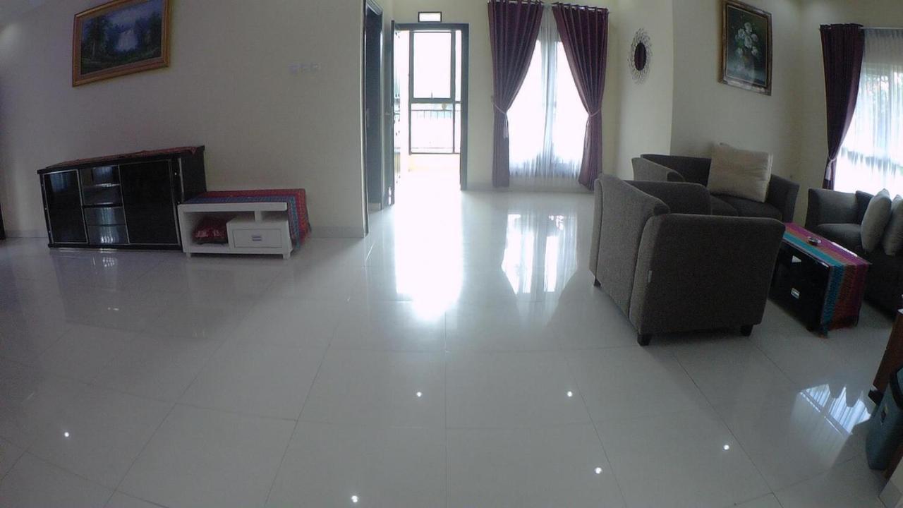 Villa Dira Bogor Luaran gambar