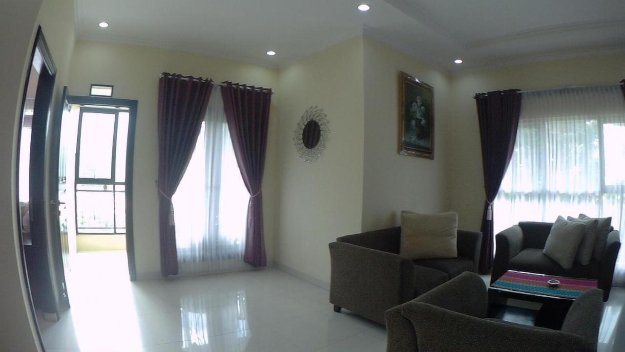 Villa Dira Bogor Luaran gambar