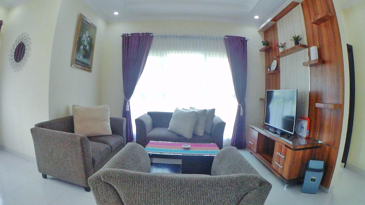 Villa Dira Bogor Luaran gambar